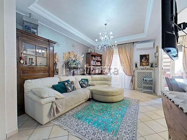 Appartamento in vendita di 92 m² in Via A. Locatelli, 4