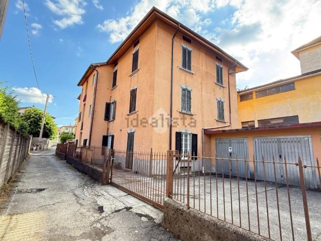 Appartamento in vendita di 92 m² in Via Alessandro Pizzagalli Magno, 3