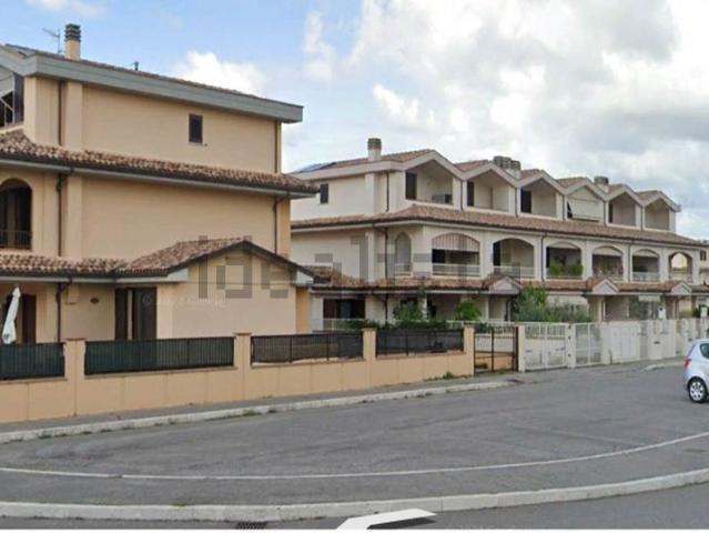 Appartamento in vendita di 92 m² in Via Annibale Spinelli