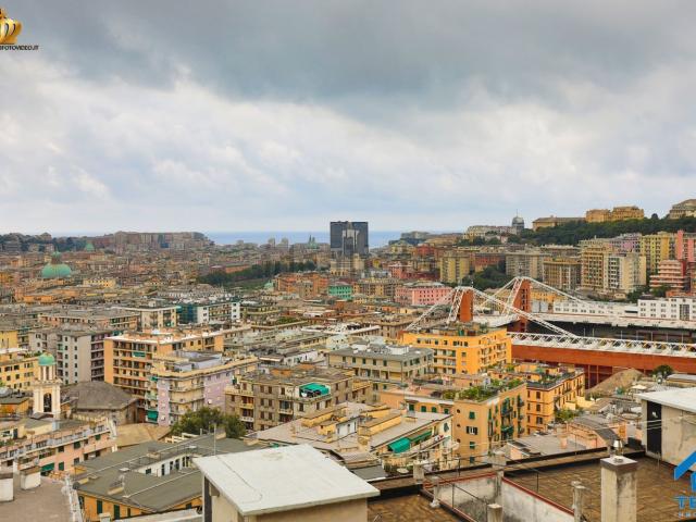 Appartamento in vendita di 92 m² in Via Aurelio Robino, 18