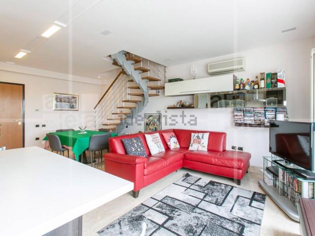 Appartamento in vendita di 92 m² in Via Casilina, 3