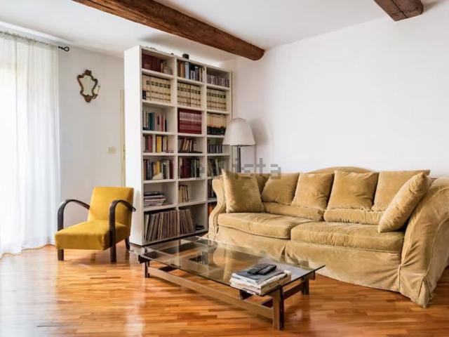 Appartamento in vendita di 92 m² in Via del Pratello
