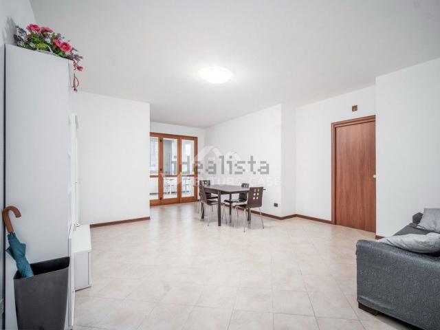 Appartamento in vendita di 92 m² in Via Emilia All&apos Ospizio