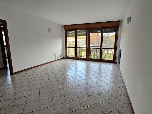 Appartamento in vendita di 92 m² in Via Europa, 8