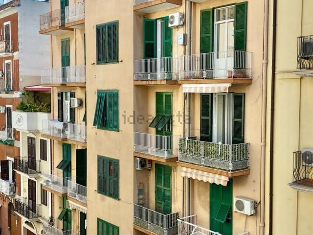 Appartamento in vendita di 92 m² in Via F. Crispi, 87