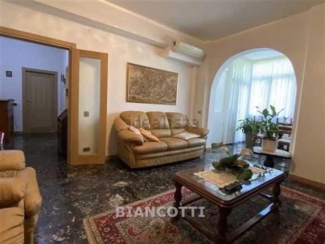 Appartamento in vendita di 92 m² in Via Giovanni Merloni, 9