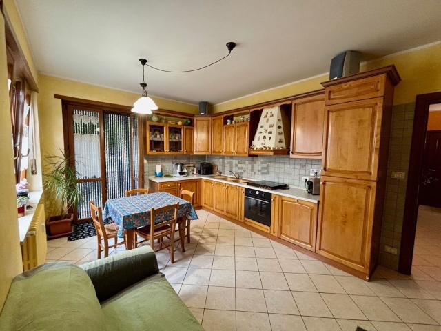 Appartamento in vendita di 92 m² in Via Monte Manzol, 10