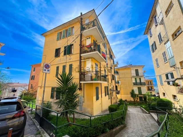 Appartamento in vendita di 92 m² in Via Nicola Cavorso, 4
