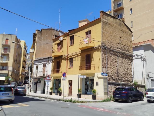 Appartamento in vendita di 92 m² in Via Pier Maria Rosso di San Secondo, 51