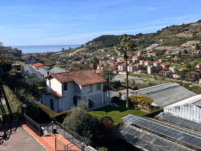 Appartamento in vendita di 92 m² in Via Rivaira