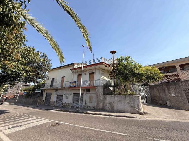 Appartamento in vendita di 92 m² in Via Sant&apos  Eustachio, 49