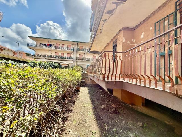 Appartamento in vendita di 92 m² in Via Salvo D&apos Acquisto, 20