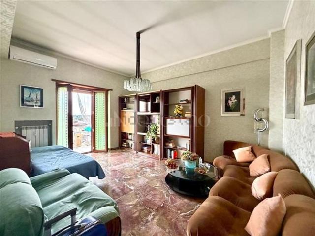 Appartamento in vendita di 92 m² in Via Sestio Calvino