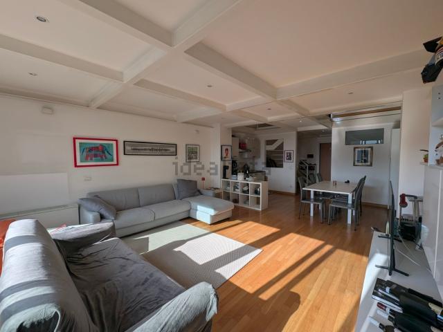 Appartamento in vendita di 92 m² in Viale Ortles, 54