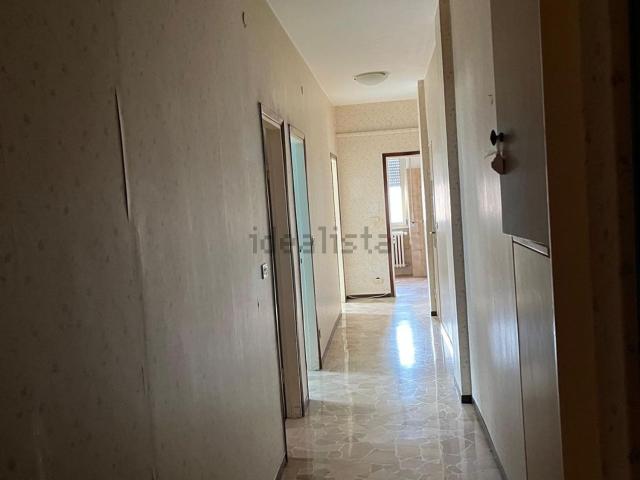 Appartamento in vendita di 92 m² in Viale Giacomo Matteotti, 275