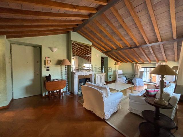 Appartamento in vendita di 97 m² in Strada della Repubblica, 54
