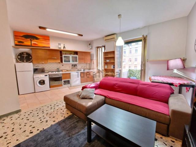 Appartamento in vendita di 97 m² in Via Tuscolana, 1020