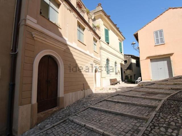Appartamento in vendita di 97 m² in Via Umberto I, 12
