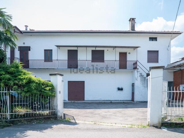 Appartamento in vendita di 97 m² in Via Aosta, 15