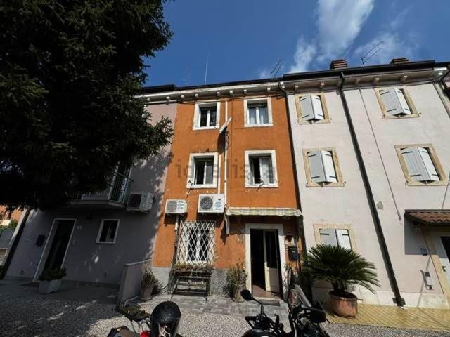 Appartamento in vendita di 97 m² in Via Brigata Guardie, 10