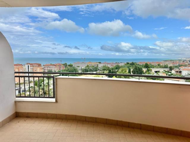Appartamento in vendita di 97 m² in Via Camillo de Nardis