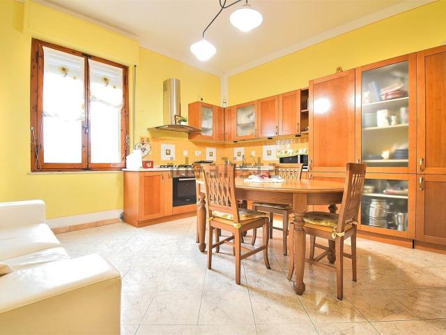 Appartamento in vendita di 97 m² in Via Cassia Nord