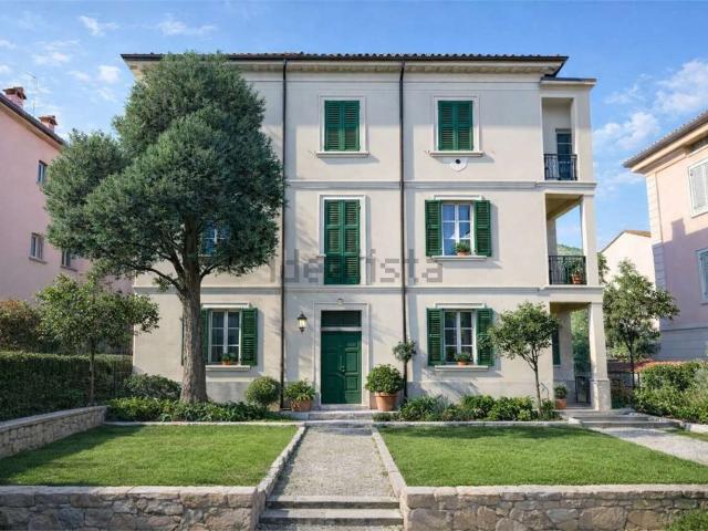 Appartamento in vendita di 97 m² in Via Cesare Cantù, 40