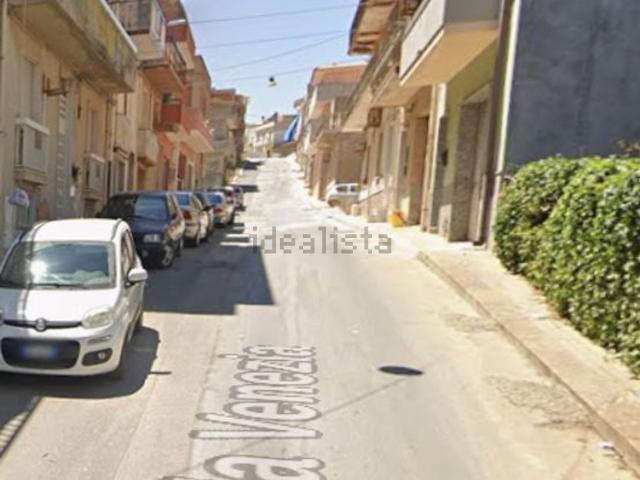 Appartamento in vendita di 97 m² in Via Cesare Battisti