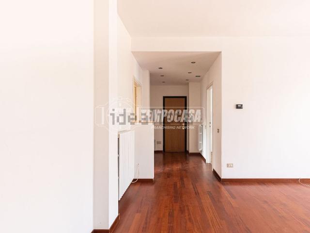 Appartamento in vendita di 97 m² in Via Dante Alighieri, 8