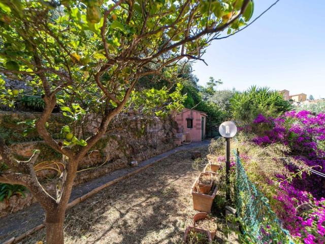 Appartamento in vendita di 97 m² in Via Dei Gerani
