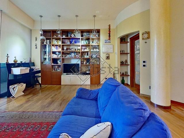 Appartamento in vendita di 97 m² in Via del Filarete
