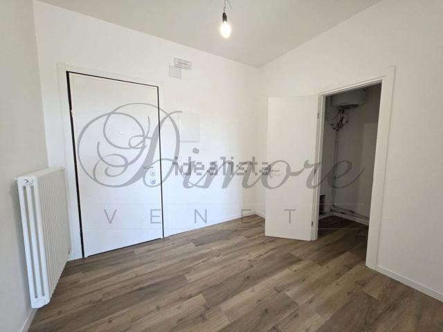 Appartamento in vendita di 97 m² in Via Egidio Meneghetti