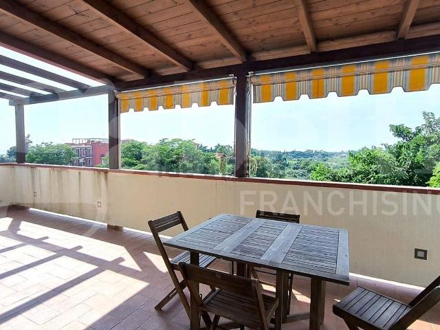 Appartamento in vendita di 97 m² in Via Giosuè Carducci, 4