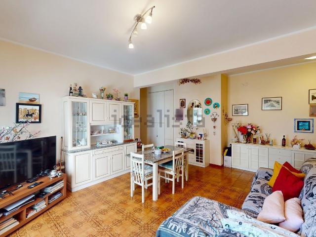 Appartamento in vendita di 97 m² in Via Giacomo Leopardi