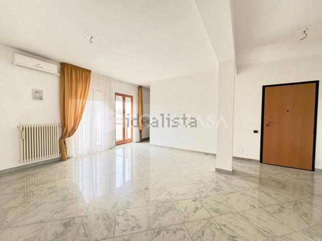 Appartamento in vendita di 97 m² in Via Gian Lorenzo Cardone