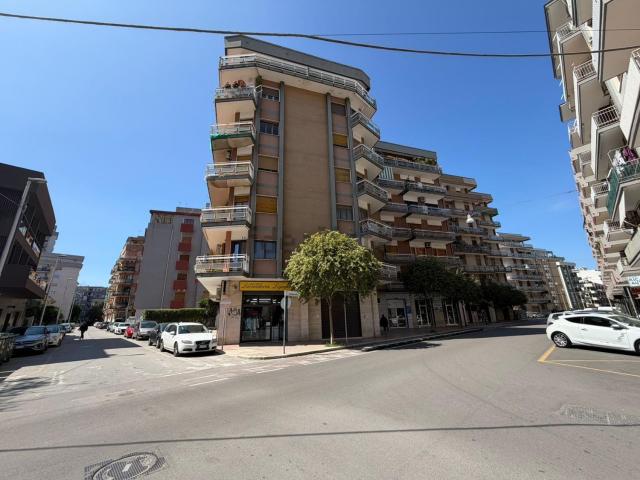 Appartamento in vendita di 97 m² in Via Lombardia, 64