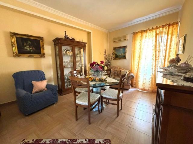 Appartamento in vendita di 97 m² in Via Mole, 36