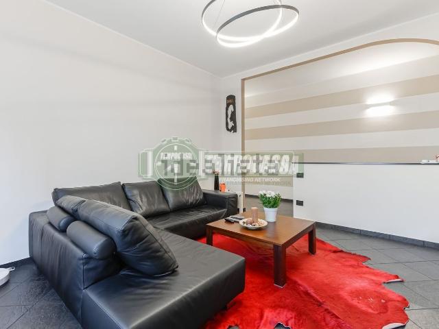 Appartamento in vendita di 97 m² in Via Pace, 2
