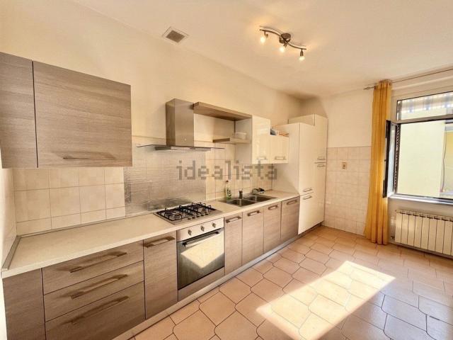 Appartamento in vendita di 97 m² in Via Sant&apos Ambrogio
