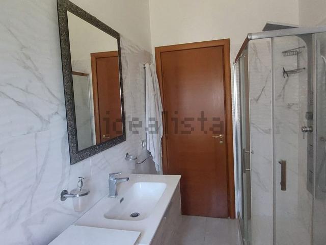 Appartamento in vendita di 97 m² in Via Sbarre Inferiori, 379