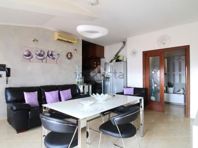 Appartamento in vendita di 97 m² in Viale dei Tigli, 31