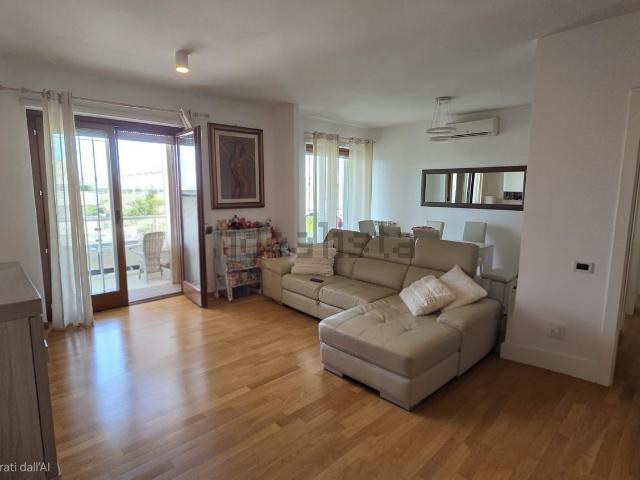 Appartamento in vendita di 97 m² in Viale Leonida Tonelli
