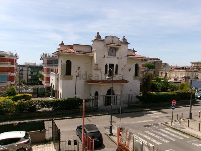 Appartamento in vendita di 97 m² in Viale Privato L. D&apos Amore, 2