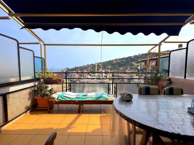 Appartamento in vendita di 94 m² in Borgo Tinasso, 81