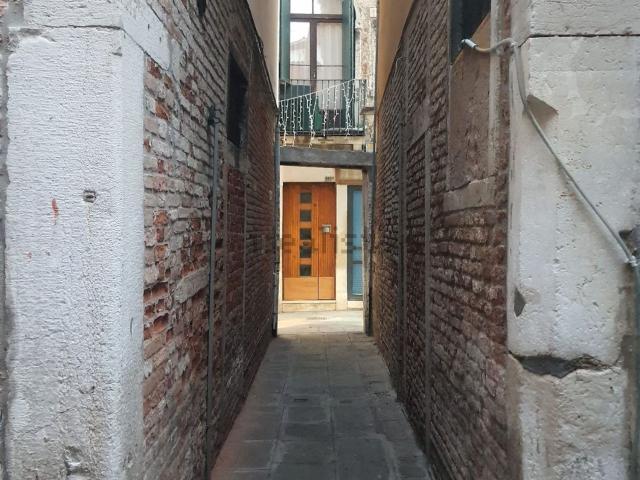 Appartamento in vendita di 94 m² in Calle a Venezia a Venezia a Venezia Campo Manin