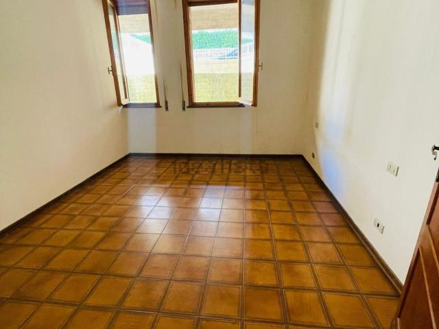 Appartamento in vendita di 94 m² in Via Tommaso Caffarini, 53100