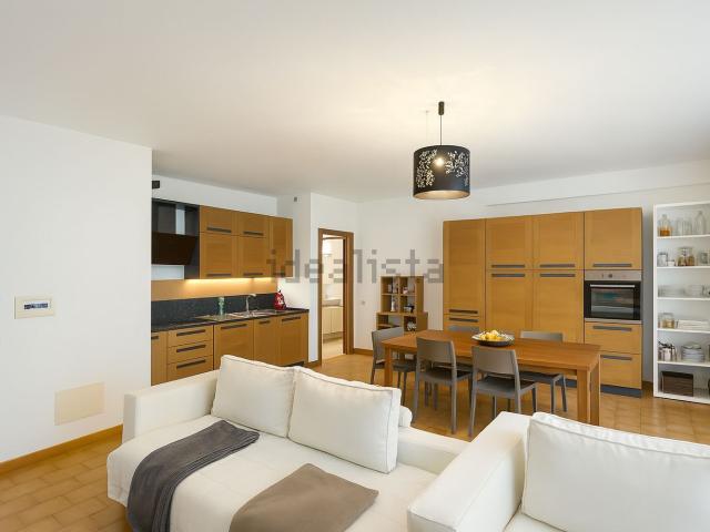 Appartamento in vendita di 94 m² in Via V. Vela