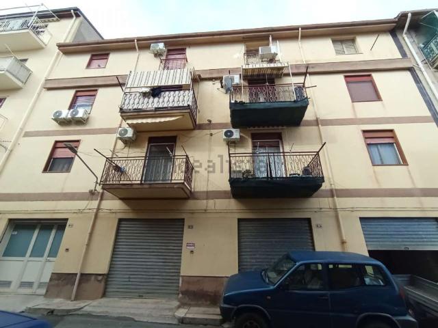 Appartamento in vendita di 94 m² in Via A. Maggio, 3
