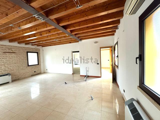 Appartamento in vendita di 94 m² in Via Aquileia, 32