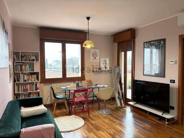 Appartamento in vendita di 94 m² in Via Arona, 36